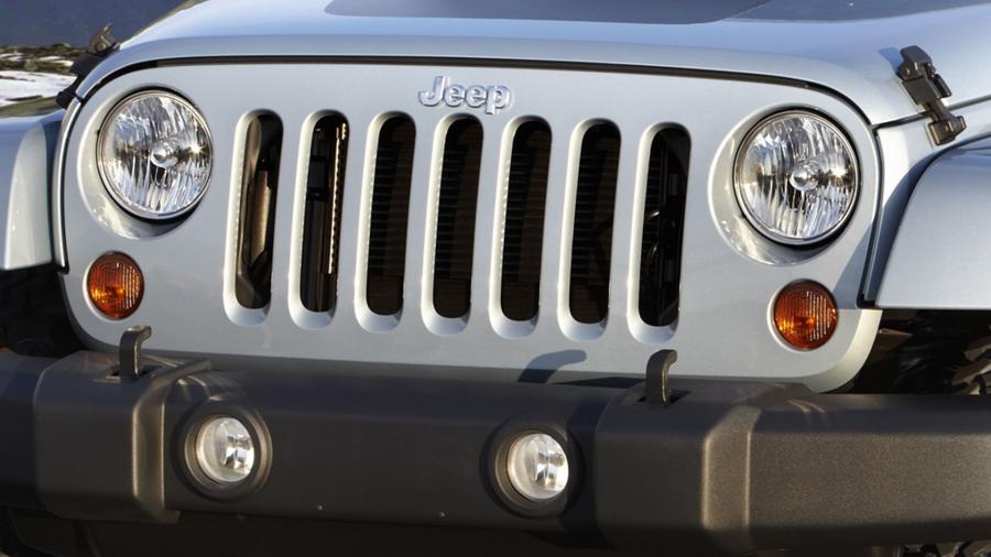  Jeep Wrangler Unlimited Arctic 2012 года  (фото 27 из 35)